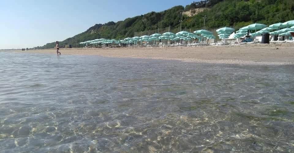 La Nella spiaggia con parcheggio Fano